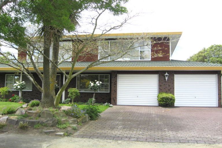 Photo of property in 16 Connemara Drive, Northwood, Christchurch, 8051
