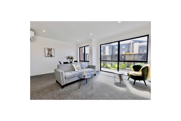 Photo of property in 2 Shortfin Place, Flat Bush, Auckland, 2019