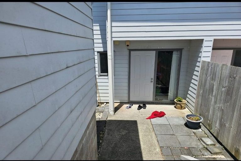 Photo of property in 31/3 Hulme Place, Henderson, Auckland, 0612