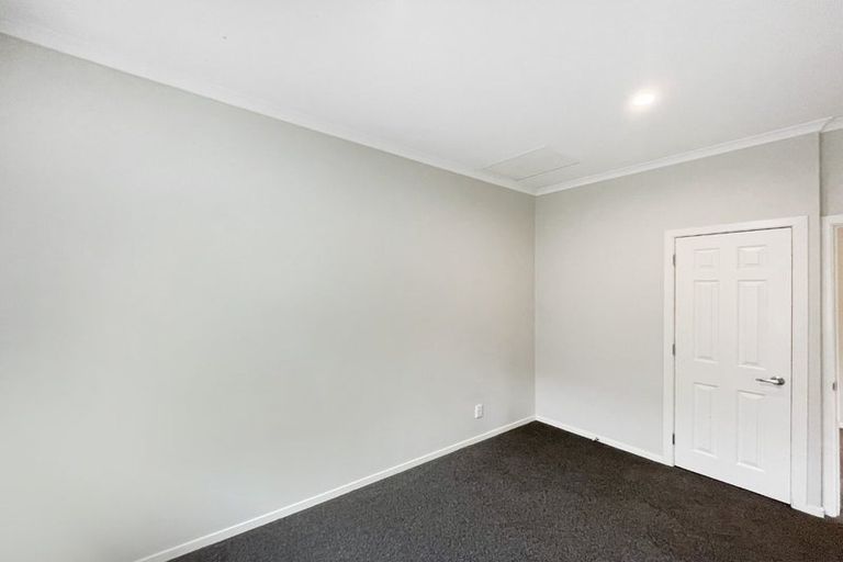 Photo of property in 136 George Street, Stokes Valley, Lower Hutt, 5019