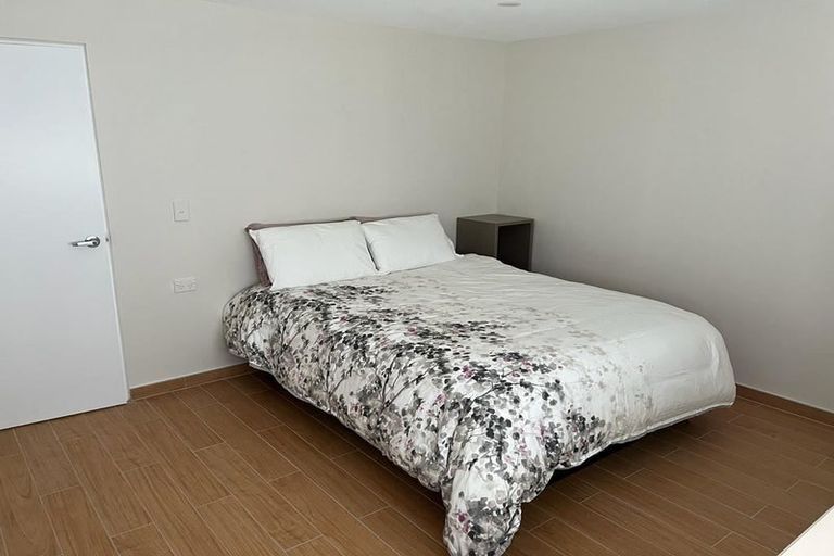 Photo of property in 11 Meadow Crescent, Te Atatu South, Auckland, 0602