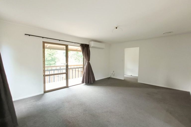 Photo of property in 14 Palmetto Place, Goodwood Heights, Auckland, 2105