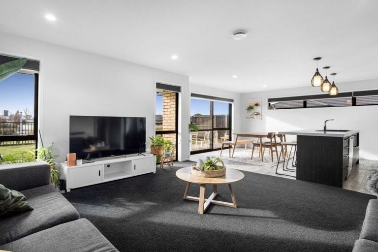 Photo of property in 3 Andesite Drive, Rolleston, 7614