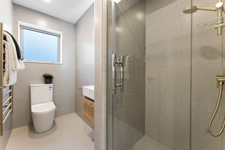 Photo of property in 49 Chamberlain Road, Massey, Auckland, 0614