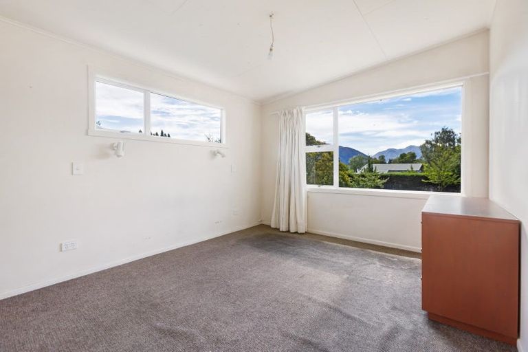 Photo of property in 7 Eely Point Road, Wanaka, 9305