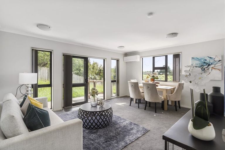 Photo of property in 127 Keri Vista Rise, Papakura, 2110