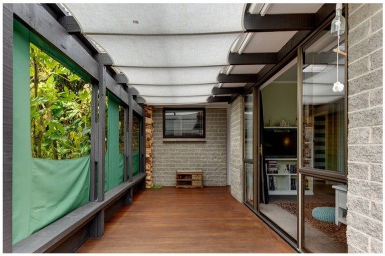 Photo of property in 15 Elwyn Place, Avonhead, Christchurch, 8042