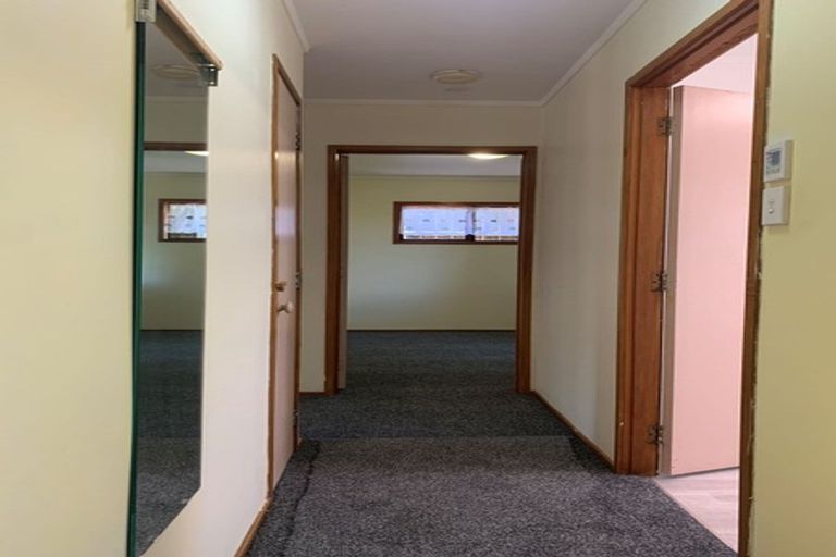 Photo of property in 4/20 Reid Road, New Lynn, Auckland, 0600
