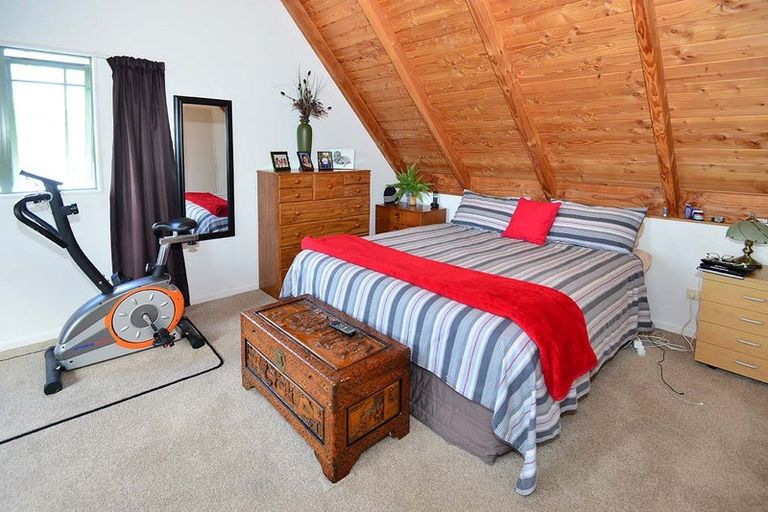 Photo of property in 12 Rautawhiri Road, Helensville, 0800