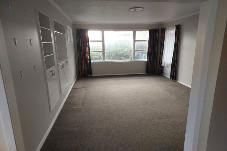 Photo of property in 90 Frensham Crescent, Woolston, Christchurch, 8062