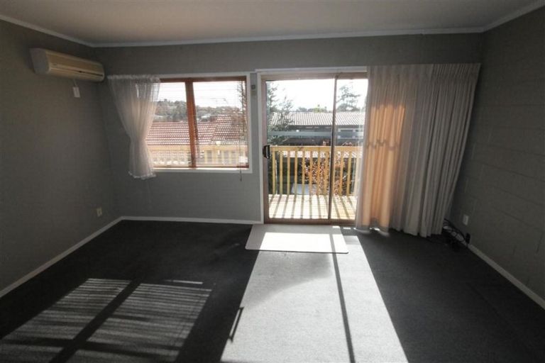 Photo of property in 1a Dolbear Street, Titirangi, Auckland, 0604