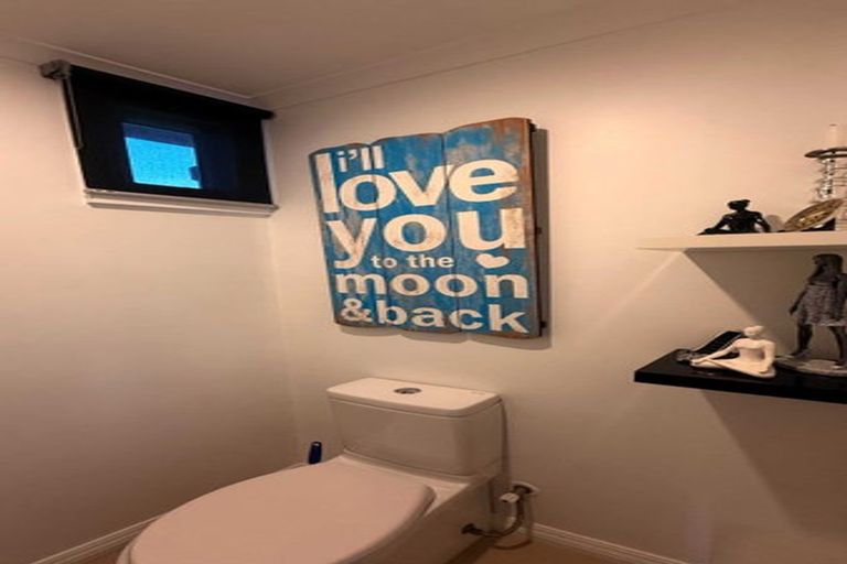 Photo of property in 101 Seaward Road, Edendale, 9825