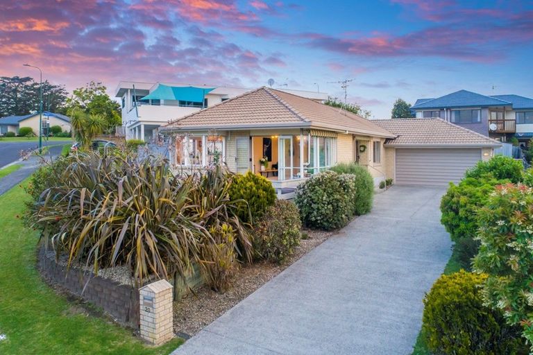 Photo of property in 20 Meadowviews Drive, Welcome Bay, Tauranga, 3112