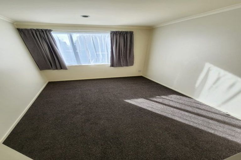 Photo of property in 39 The Track, Takanini, 2112