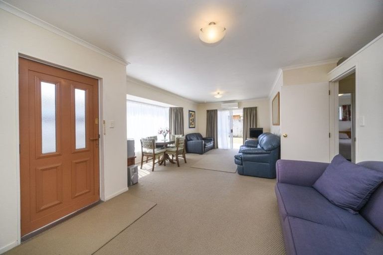 Photo of property in 9a Saint Pauls Court, Highbury, Palmerston North, 4412