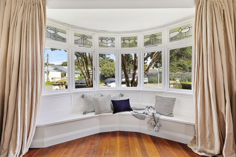 Photo of property in 45 Burnham Street, Seatoun, Wellington, 6022