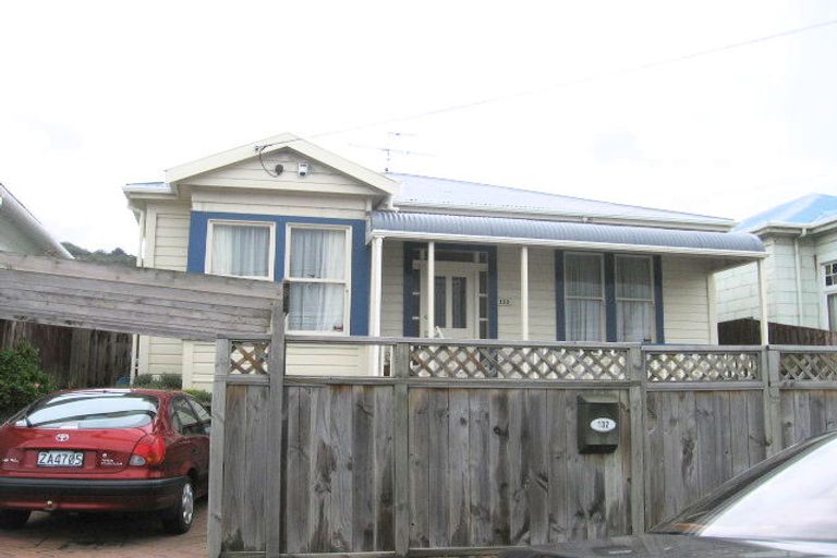 Photo of property in 134 Onepu Road, Lyall Bay, Wellington, 6022
