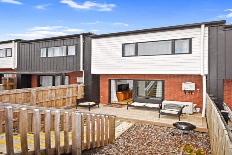 Photo of property in 10 Finstock Way, Rolleston, 7614