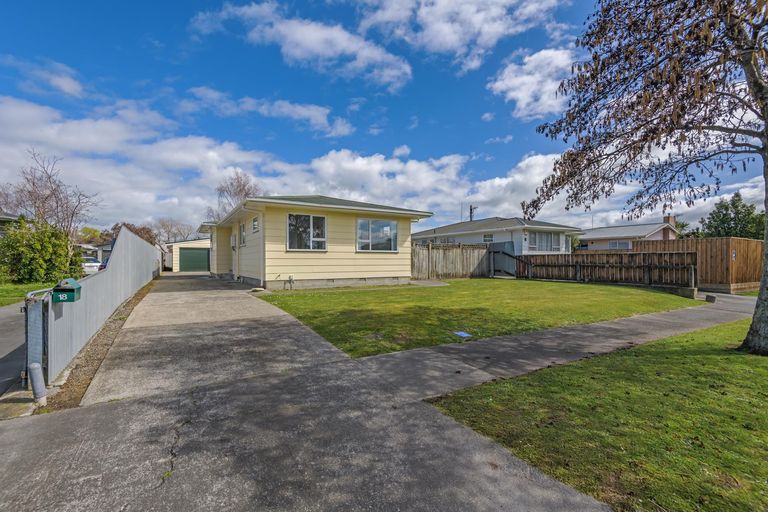 Photo of property in 18 Acacia Street, Kelvin Grove, Palmerston North, 4414