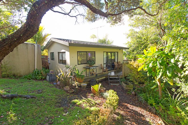 Photo of property in 11 Kauri Road, Stanmore Bay, Whangaparaoa, 0932