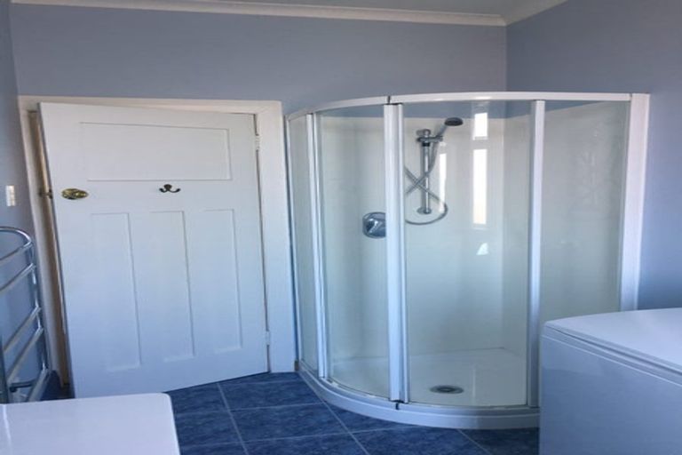 Photo of property in 58f3 Brougham Street, Mount Victoria, Wellington, 6011