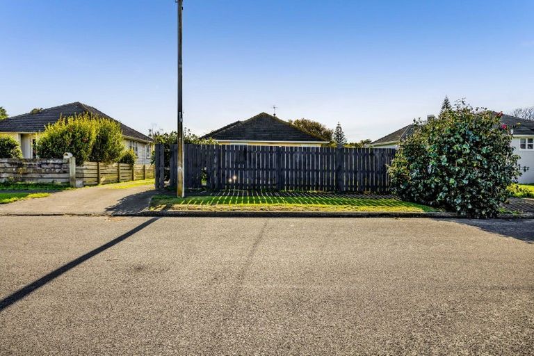 Photo of property in 10 Acourt Street, Hawera, 4610