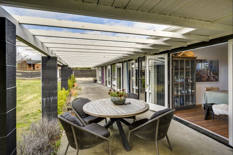 Photo of property in 70 Reynolds Road, Havelock North, 4130