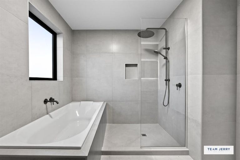 Photo of property in 27 Jandell Crescent, Bucklands Beach, Auckland, 2014