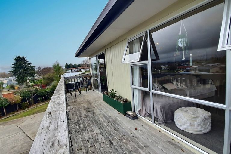 Photo of property in 10 Leeton Drive, Waipukurau, 4200