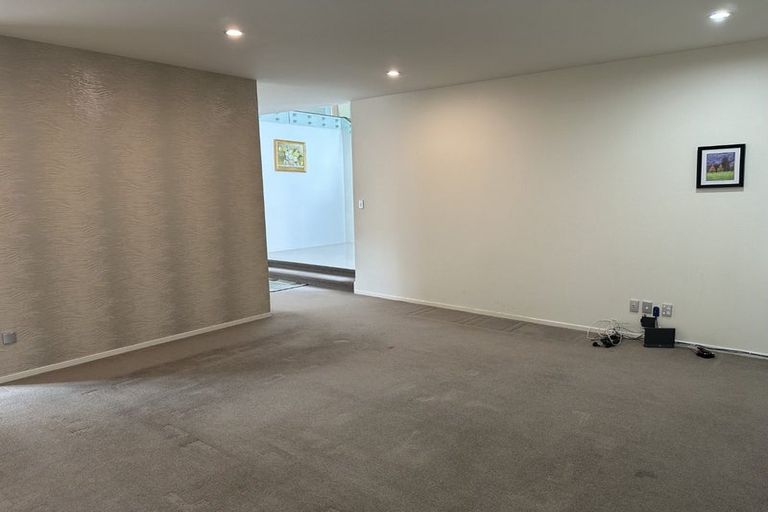 Photo of property in 24 Mulroy Place, Pinehill, Auckland, 0632