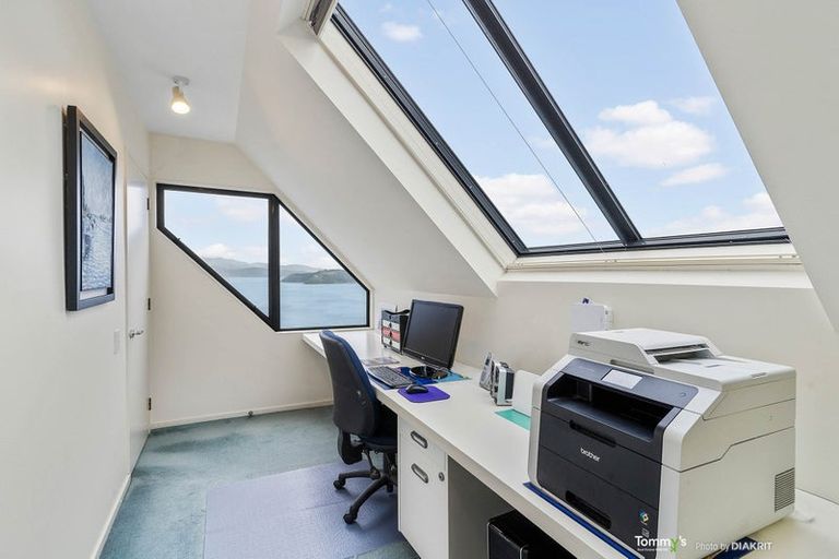 Photo of property in 10 Shalimar Crescent, Khandallah, Wellington, 6035