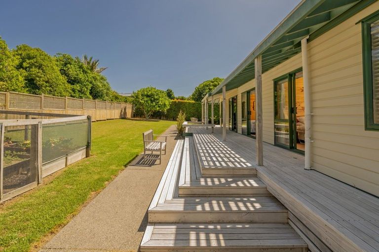 Photo of property in 86 Hahei Beach Road, Hahei, Whitianga, 3591