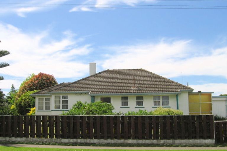 Photo of property in 2 Miro Street, Elgin, Gisborne, 4010
