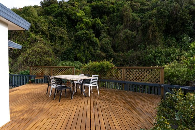 Photo of property in 212 Westchester Drive, Churton Park, Wellington, 6037