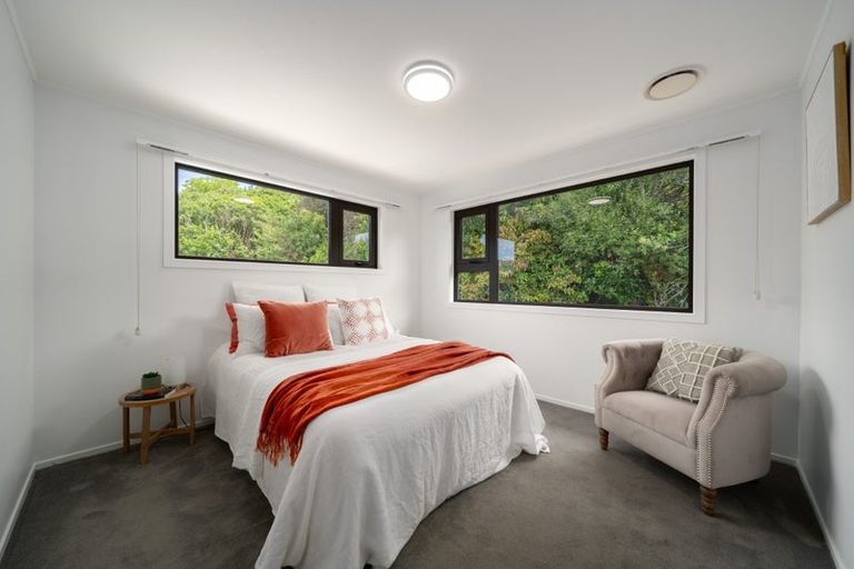 Photo of property in 28 Greyfriars Crescent, Tawa, Wellington, 5028