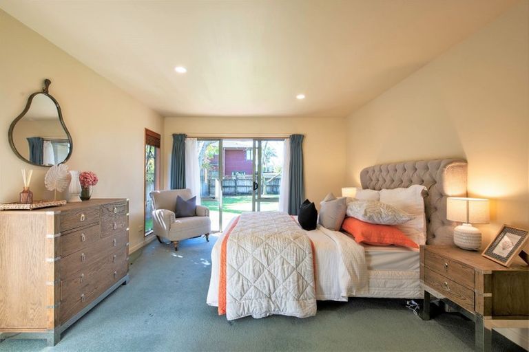 Photo of property in 1 Landing Drive, Albany, Auckland, 0632