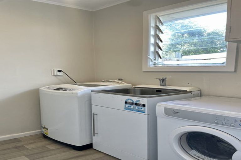 Photo of property in 26 Miller Road, Mangere Bridge, Auckland, 2022