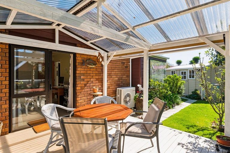 Photo of property in 31 Walton Avenue, Waikanae, 5036