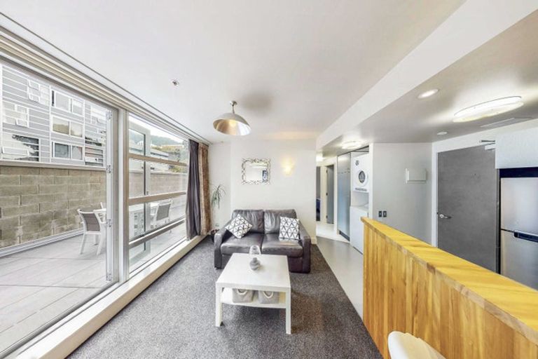 Photo of property in 1/43 Mulgrave Street, Thorndon, Wellington, 6011