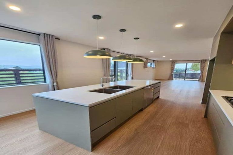 Photo of property in 3 Yellow Pear Lane, Karaka, 2578