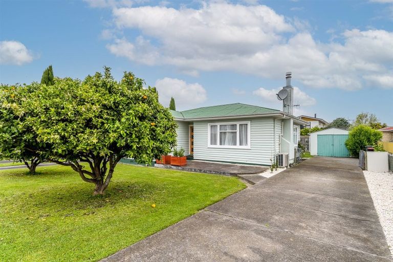 Photo of property in 12 Chester Street, Taradale, Napier, 4112