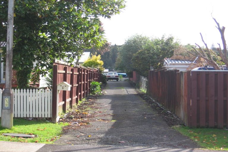 Photo of property in 3 Taioma Crescent, Te Atatu Peninsula, Auckland, 0610