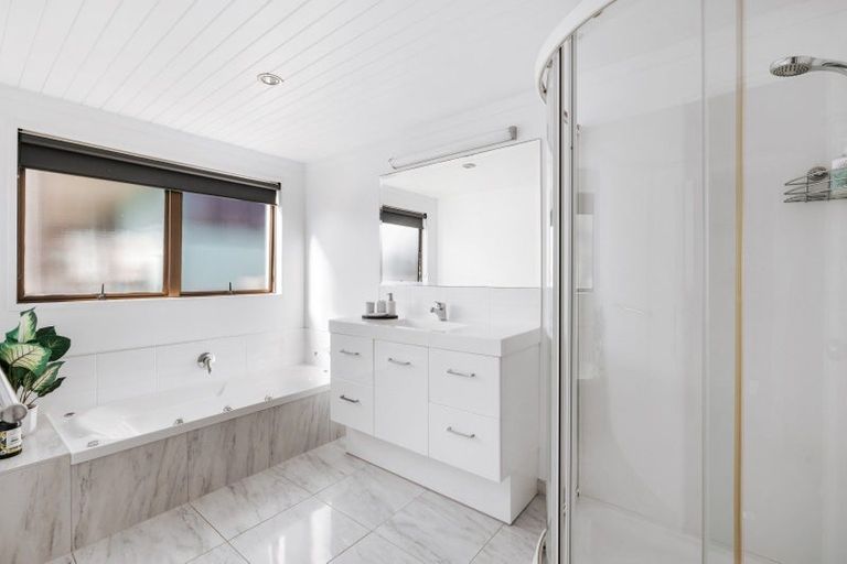 Photo of property in 1167 Papamoa Beach Road, Papamoa Beach, Papamoa, 3118