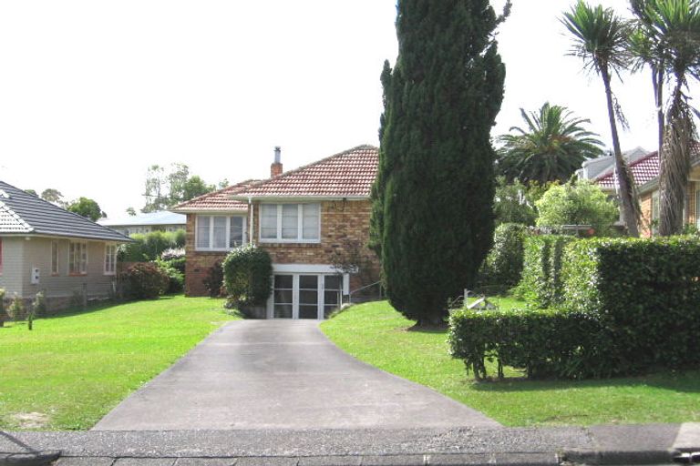 Photo of property in 19 Strid Road, Te Atatu South, Auckland, 0610