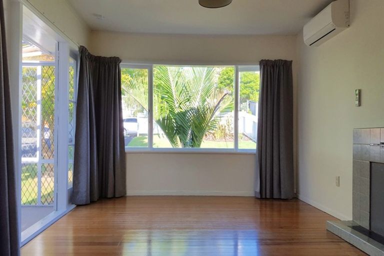 Photo of property in 2/30 Elliott Avenue, Bayview, Auckland, 0629