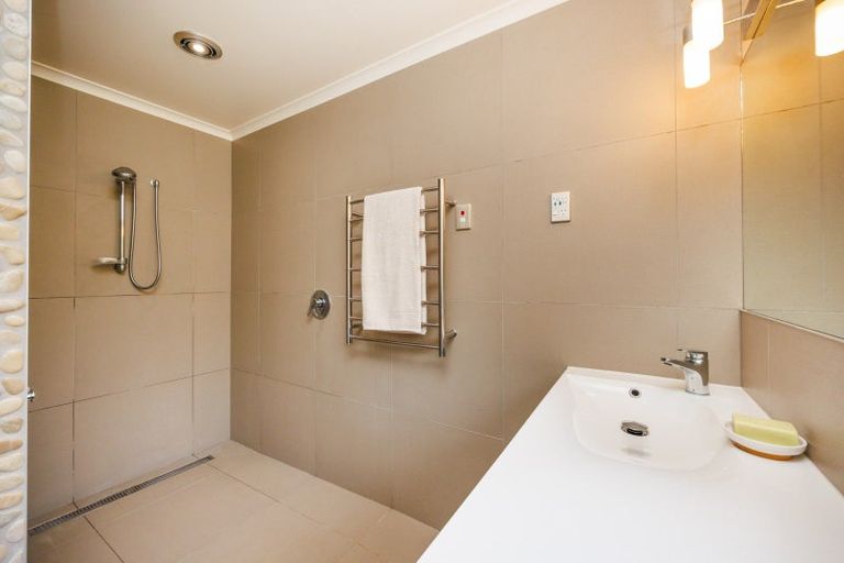 Photo of property in 294 Polson Hill Drive, Aokautere, Palmerston North, 4471