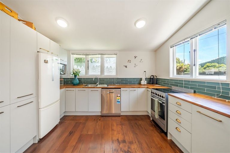 Photo of property in 69 Pine Avenue, Ebdentown, Upper Hutt, 5018