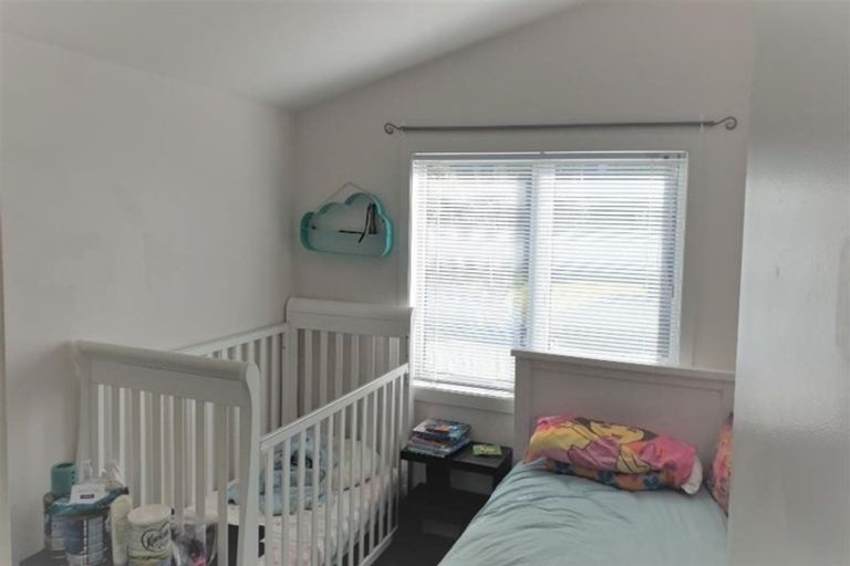 Photo of property in 61u8 Black Rock Road, Newlands, Wellington, 6037