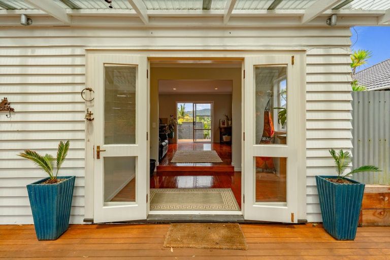 Photo of property in 76 Mcentee Road, Waitakere, Auckland, 0816