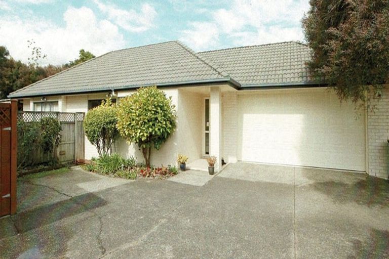 Photo of property in 20 Heyington Way, East Tamaki Heights, Auckland, 2016